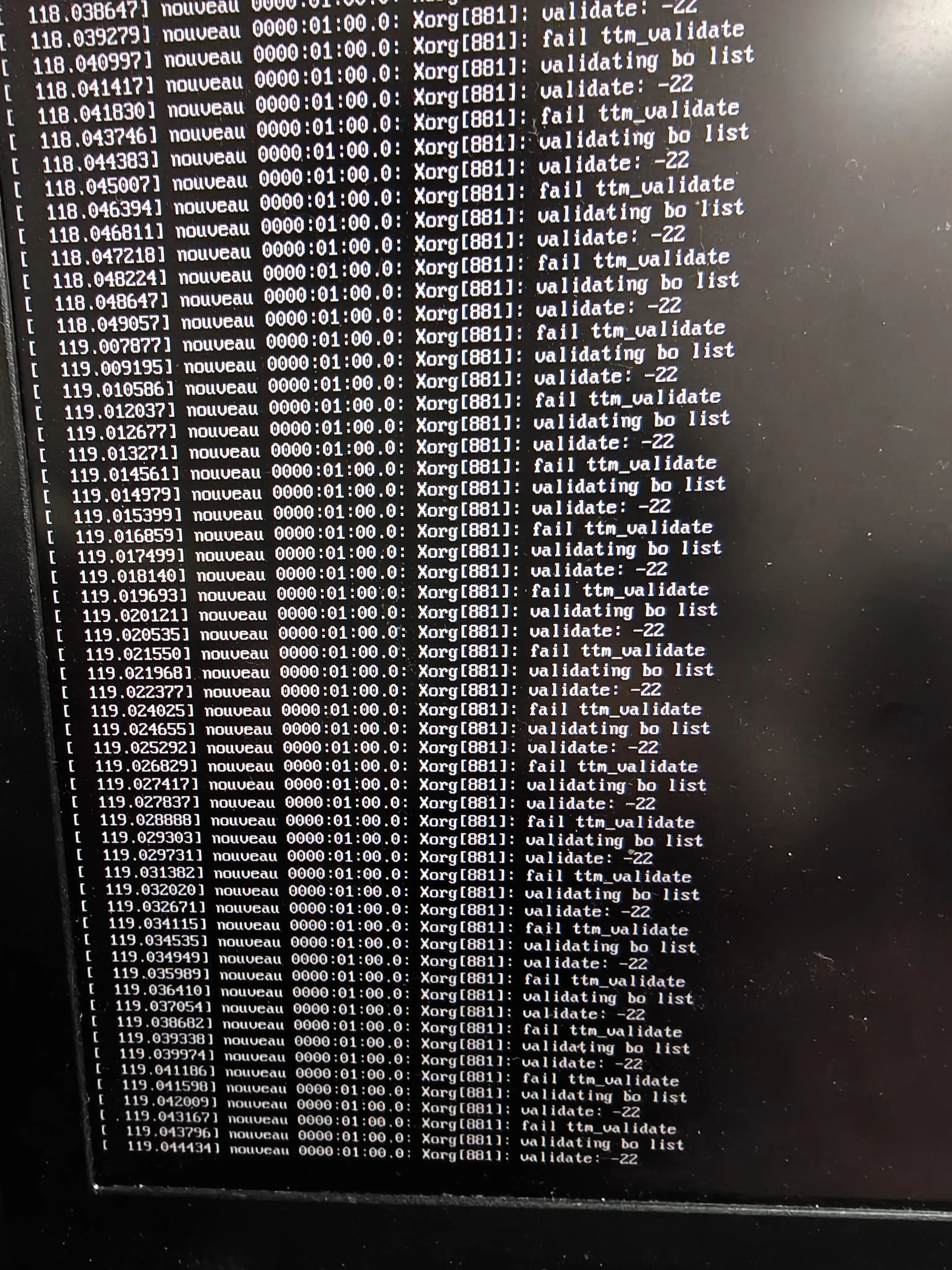 archlinux开机进入系统显示白屏闪烁
